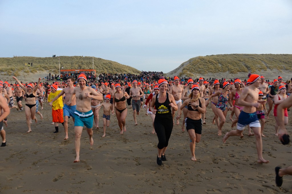 ../Images/Nieuwjaarsduik Nederzandt 2015 057.jpg